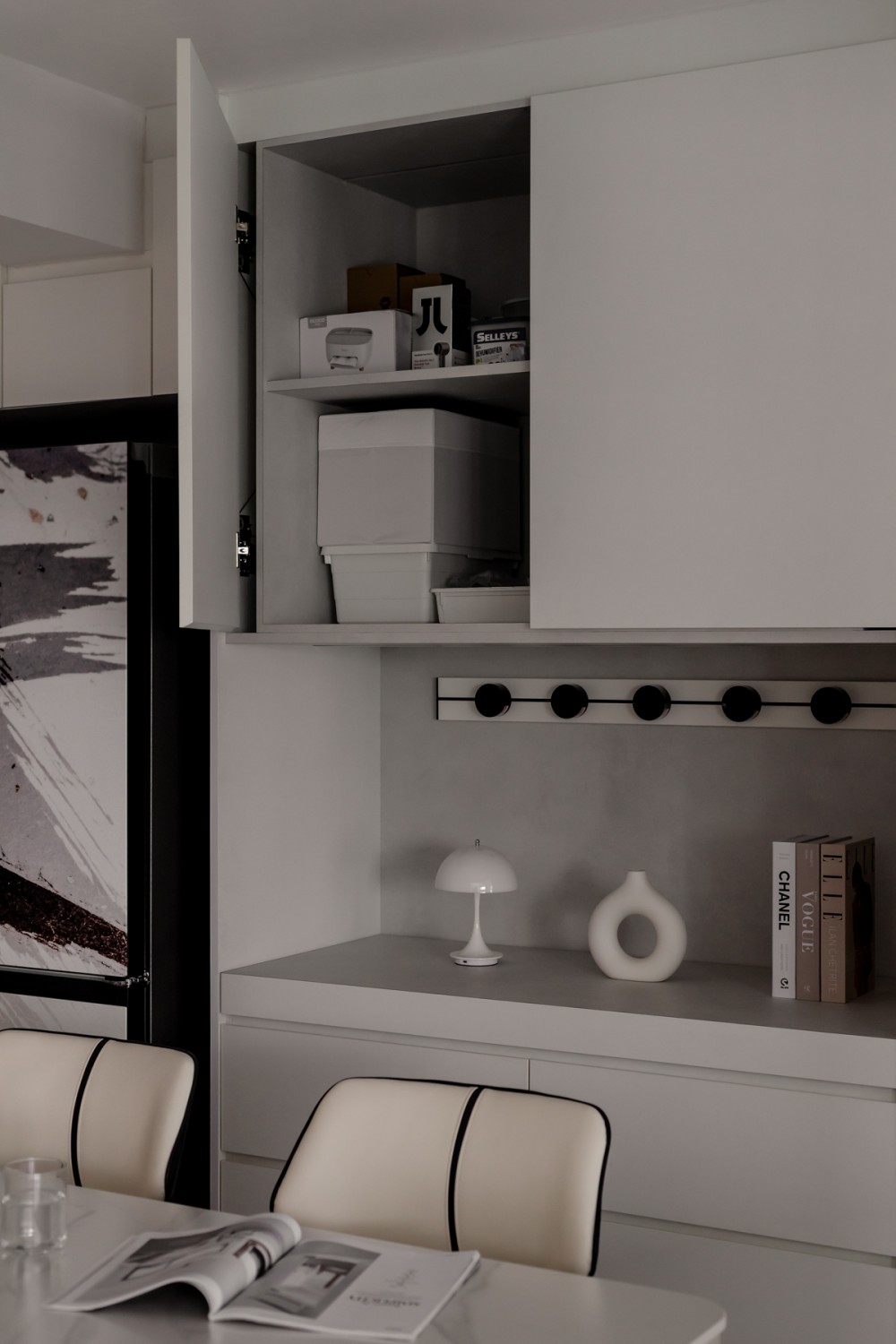 Minimalist Dining Room with Kitchen Island and Dining Chairs