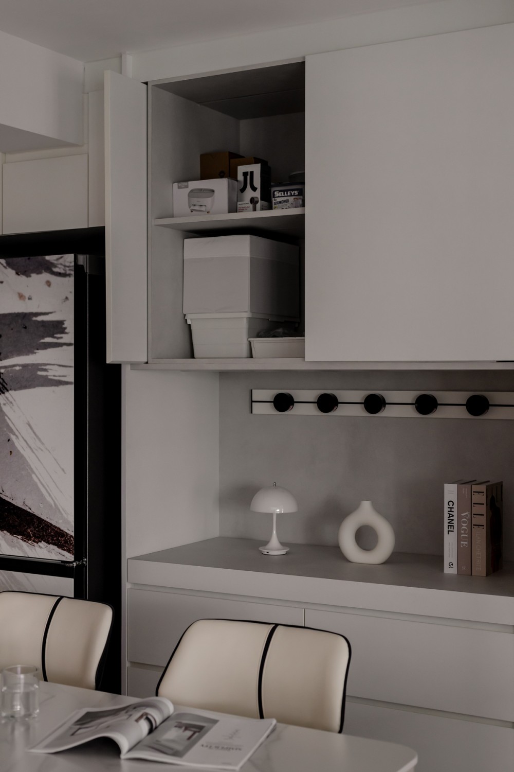 Minimalist Dining Room with Kitchen Island and Dining Chairs