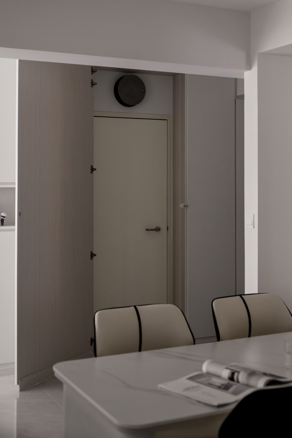 Minimalist Dining Room with Kitchen Island and Dining Chairs