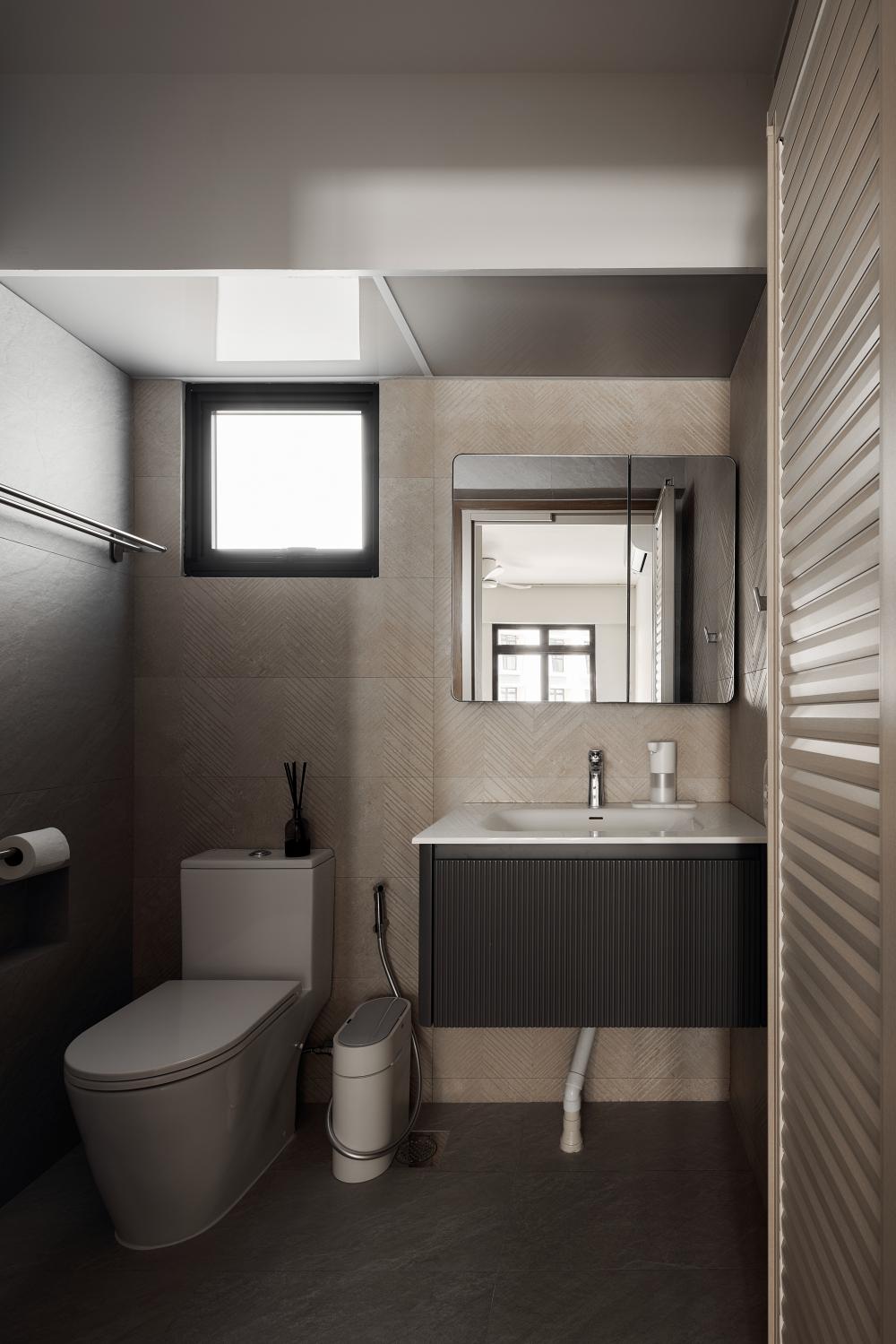 Scandinavian Bathroom with Mirror and Bathroom Storage