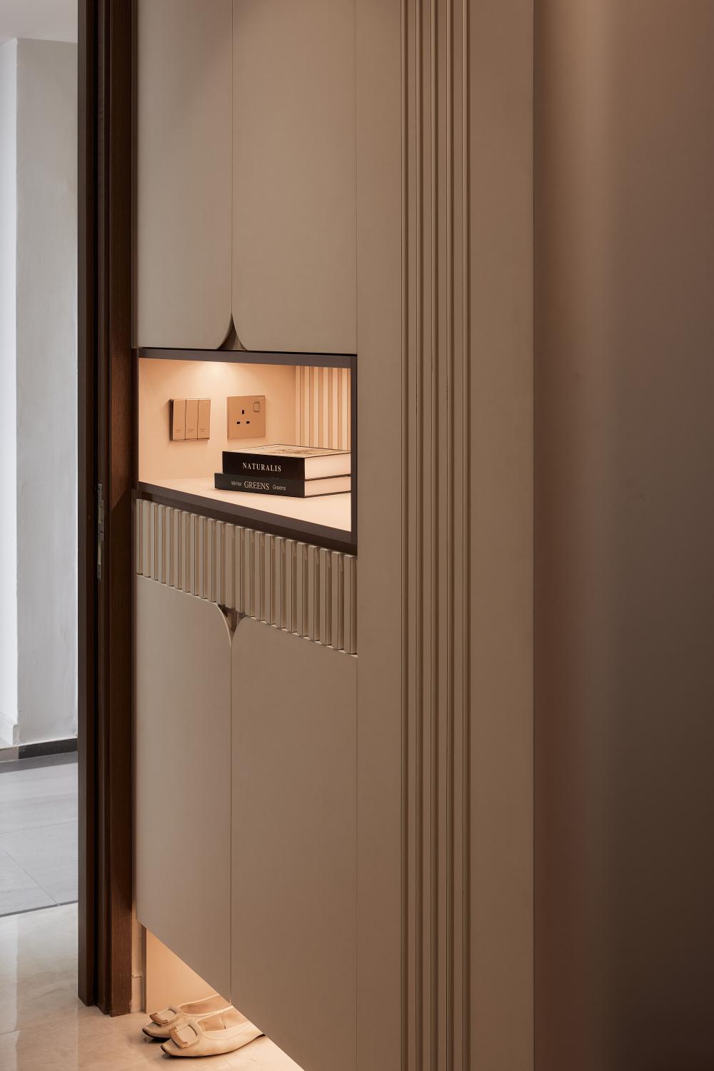 Modern Entryway with Shoe Rack and Small Storage