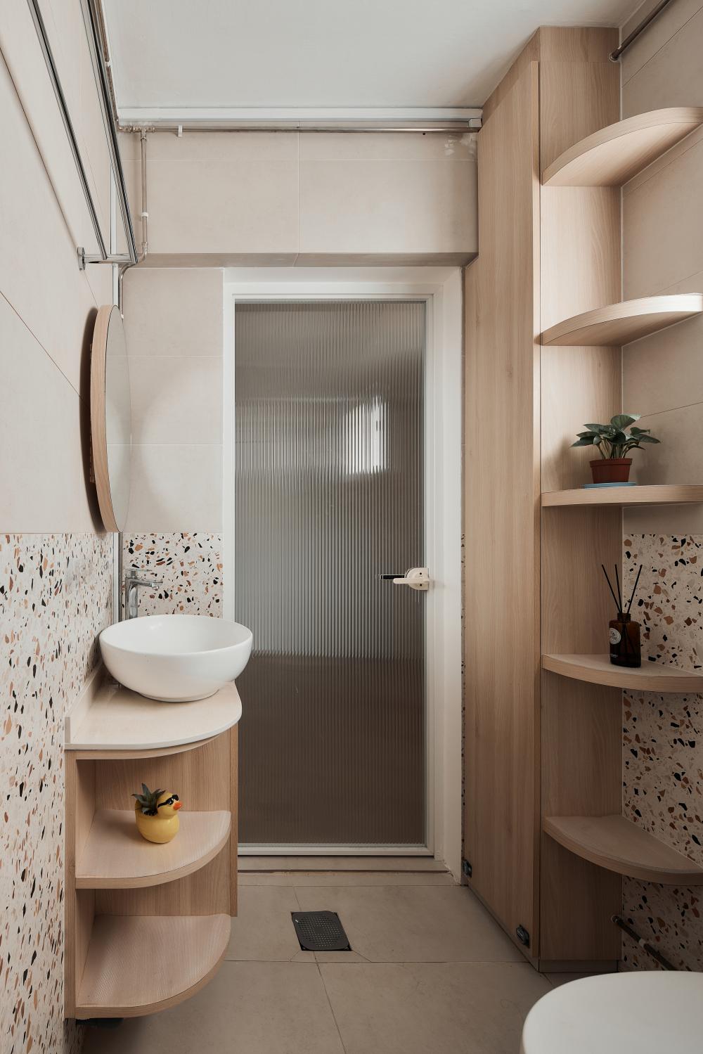 Scandinavian Bathroom with Mirror and Bathroom Storage