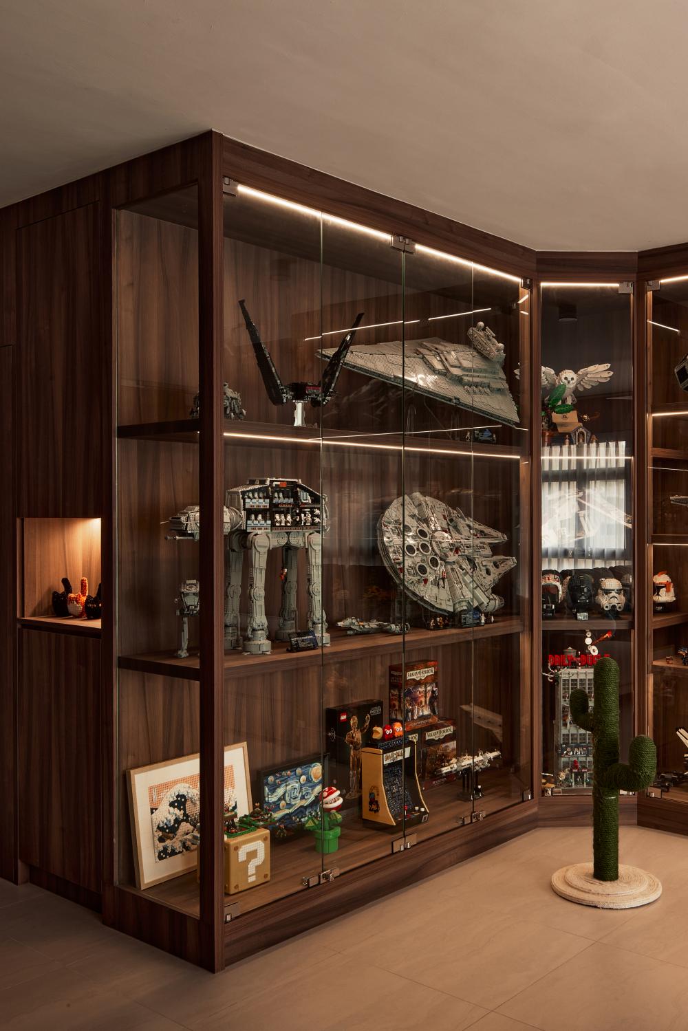 Scandinavian Living Room with Storage Cabinets and Display Cabinets