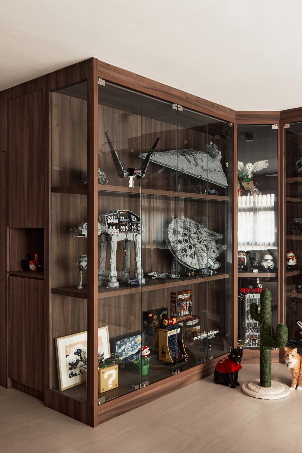 Scandinavian Living Room with Storage Cabinets and Display Cabinets
