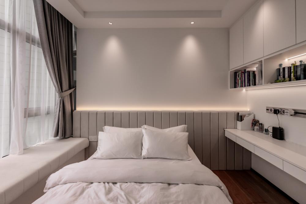 Modern Bedroom with Bookshelf and Desk