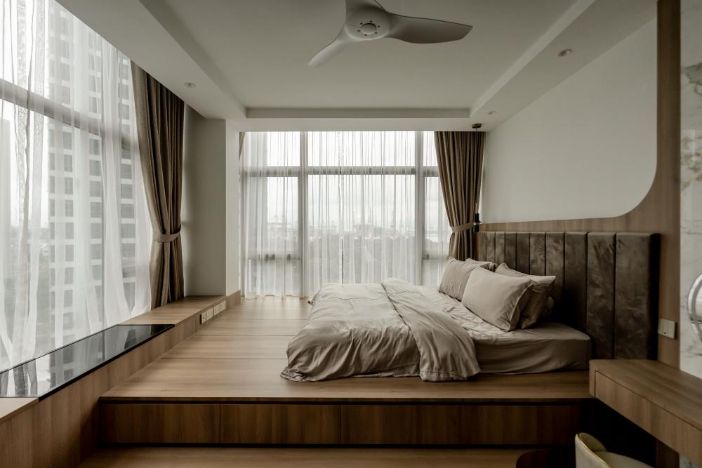 Modern Bedroom with Platform Bed and Ceiling Light