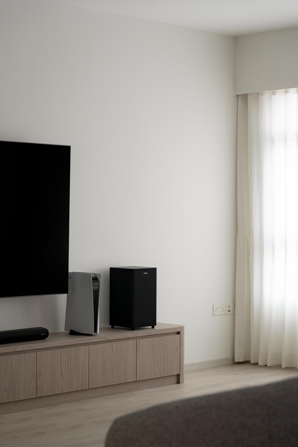 Scandinavian Living Room with Vinyl Flooring and Wood Flooring