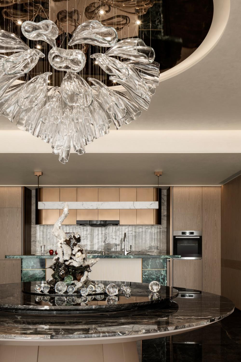 Contemporary Kitchen with Homogeneous Tiles and Kitchen Island