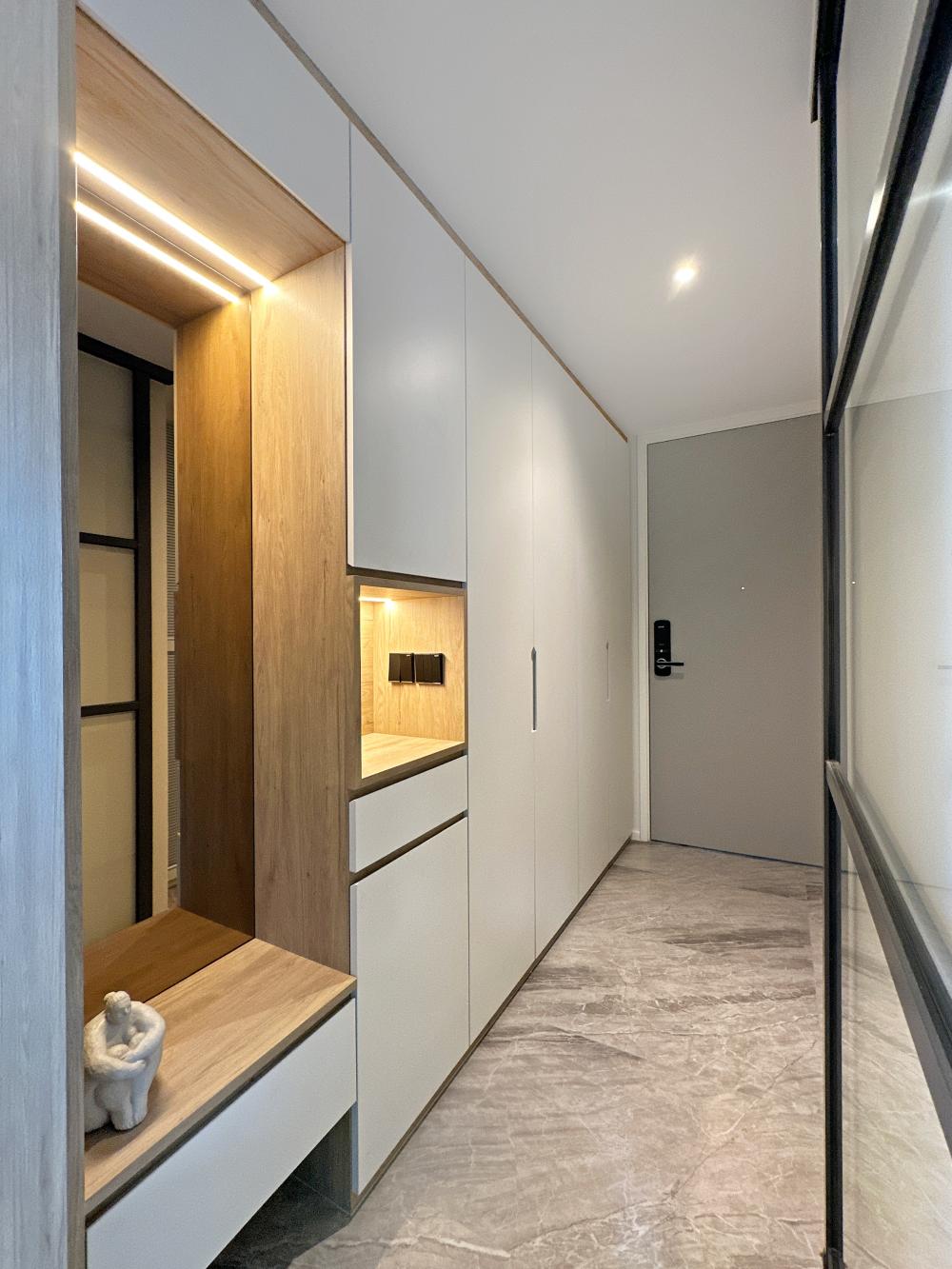 Modern Entryway with Mirror and Shoe Rack