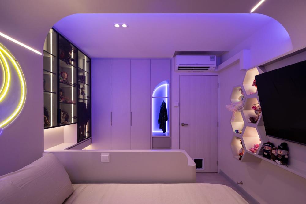 Modern Bedroom with Vinyl Flooring and Wardrobe