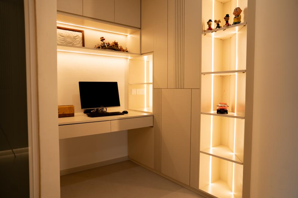 Modern Home Office with Desk and Desk Chairs