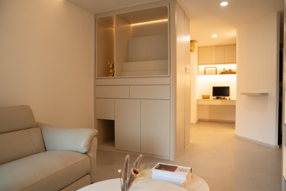 Modern Living Room with Sofa and TV