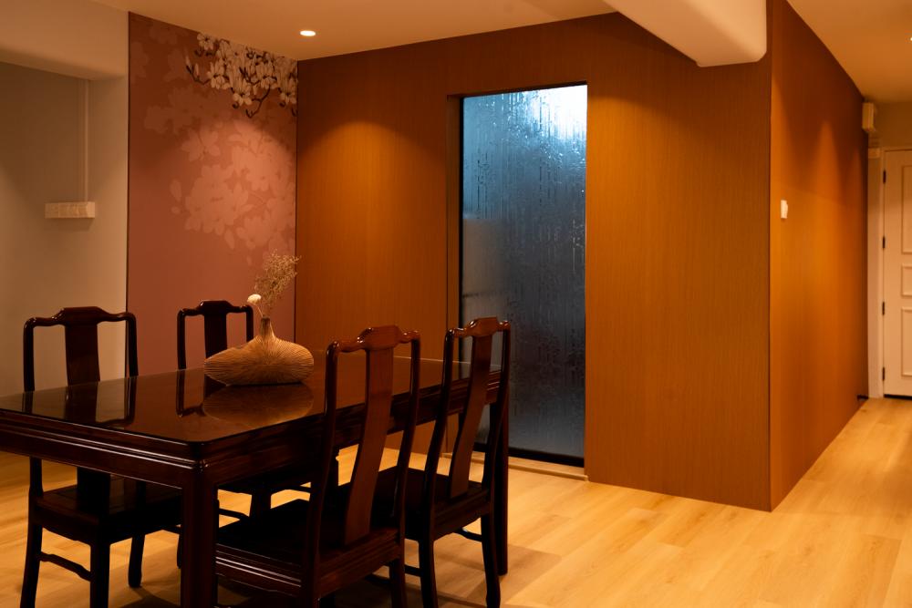 Asian Dining Room with Dining Table and Dining Chairs