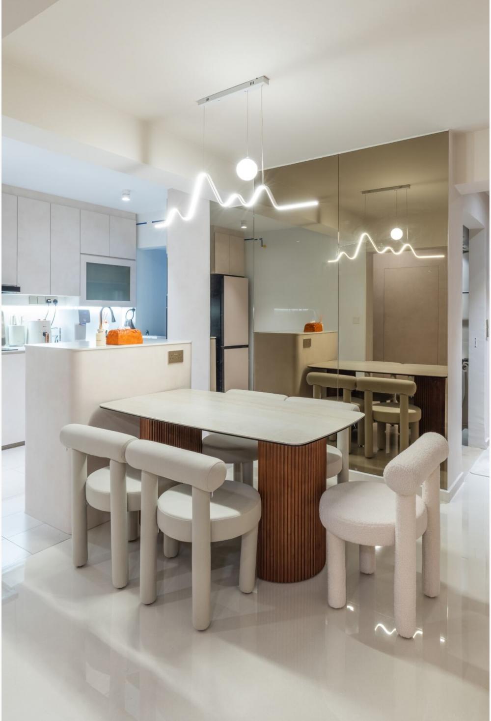 Minimalist Dining Room with Dining Table and Dining Chairs