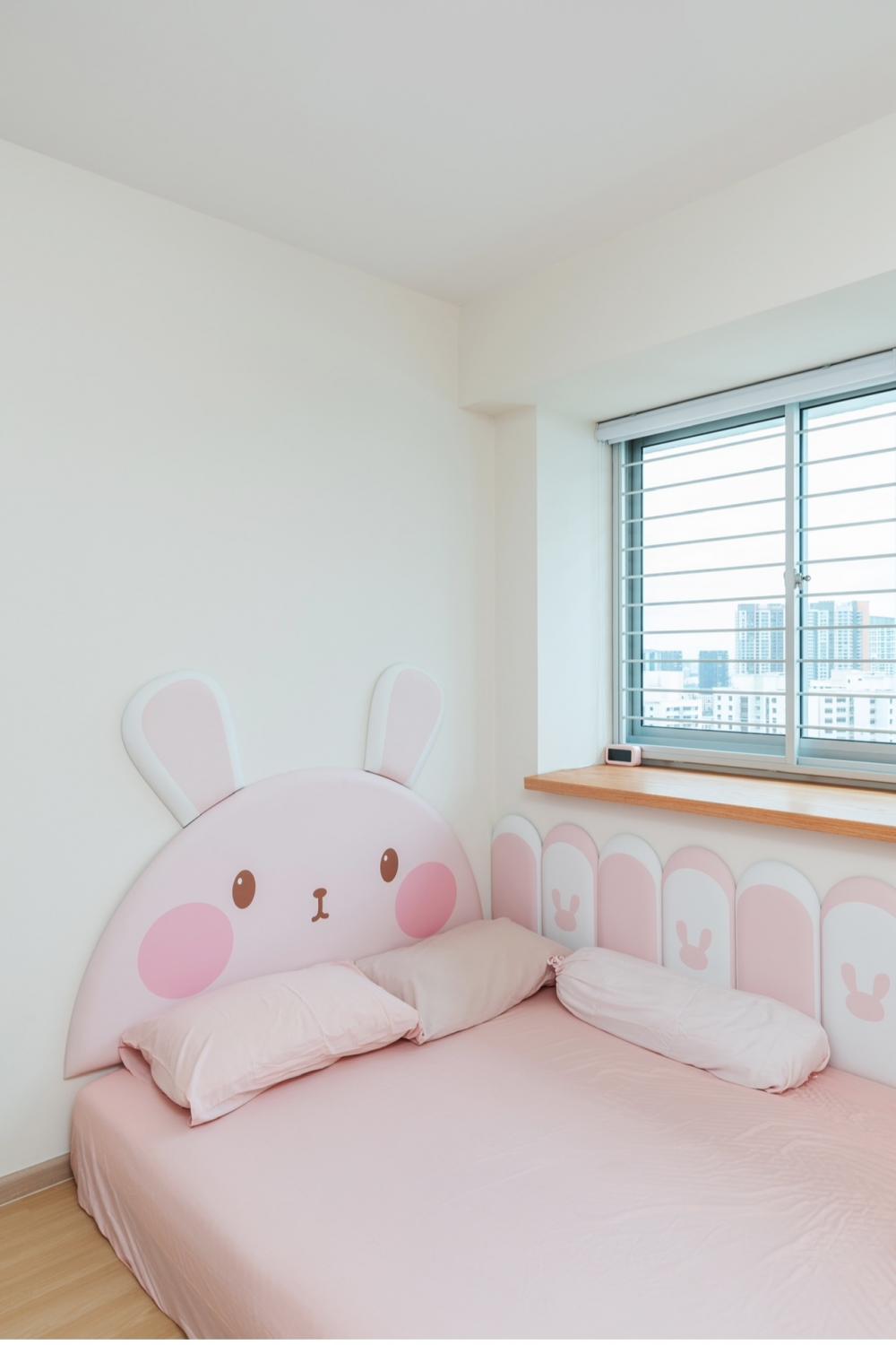 Minimalist Bedroom with Vinyl Flooring and Roller Blinds