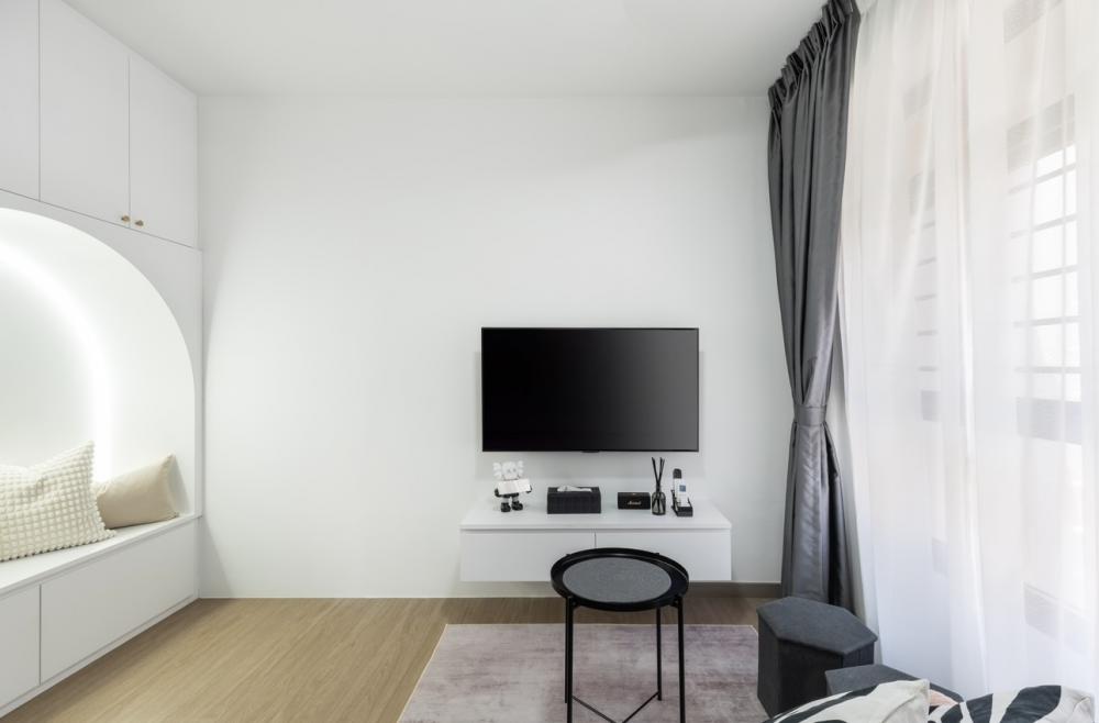 Modern Living Room with Settee and Vinyl Flooring