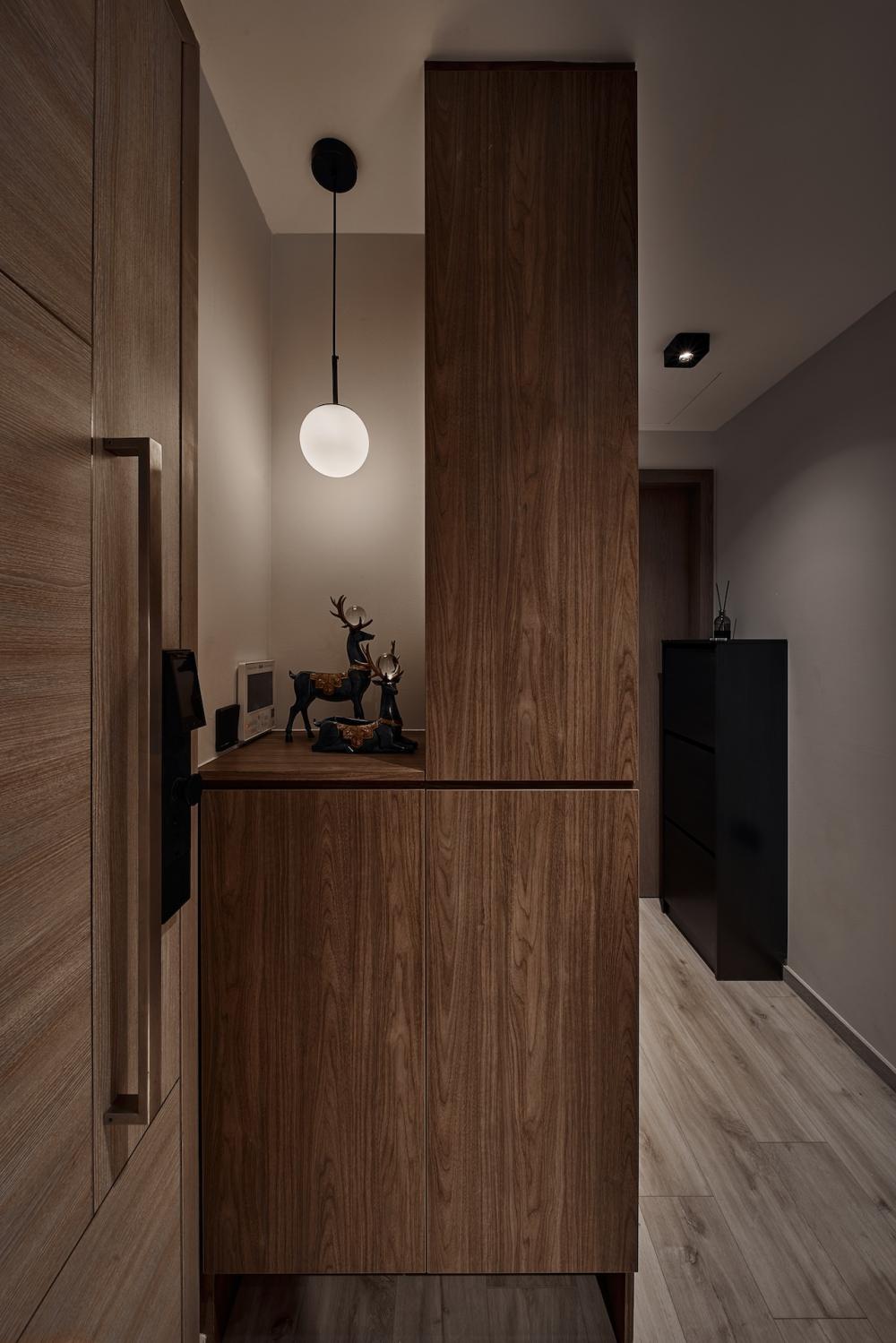 Contemporary Entryway with Shoe Rack and Small Storage