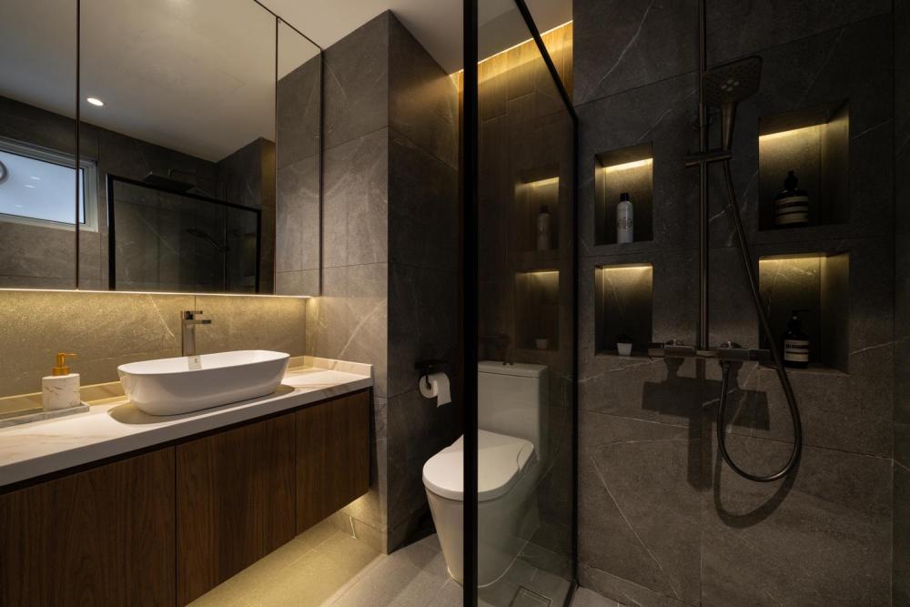 Modern Bathroom with Countertop and Homogeneous Tiles