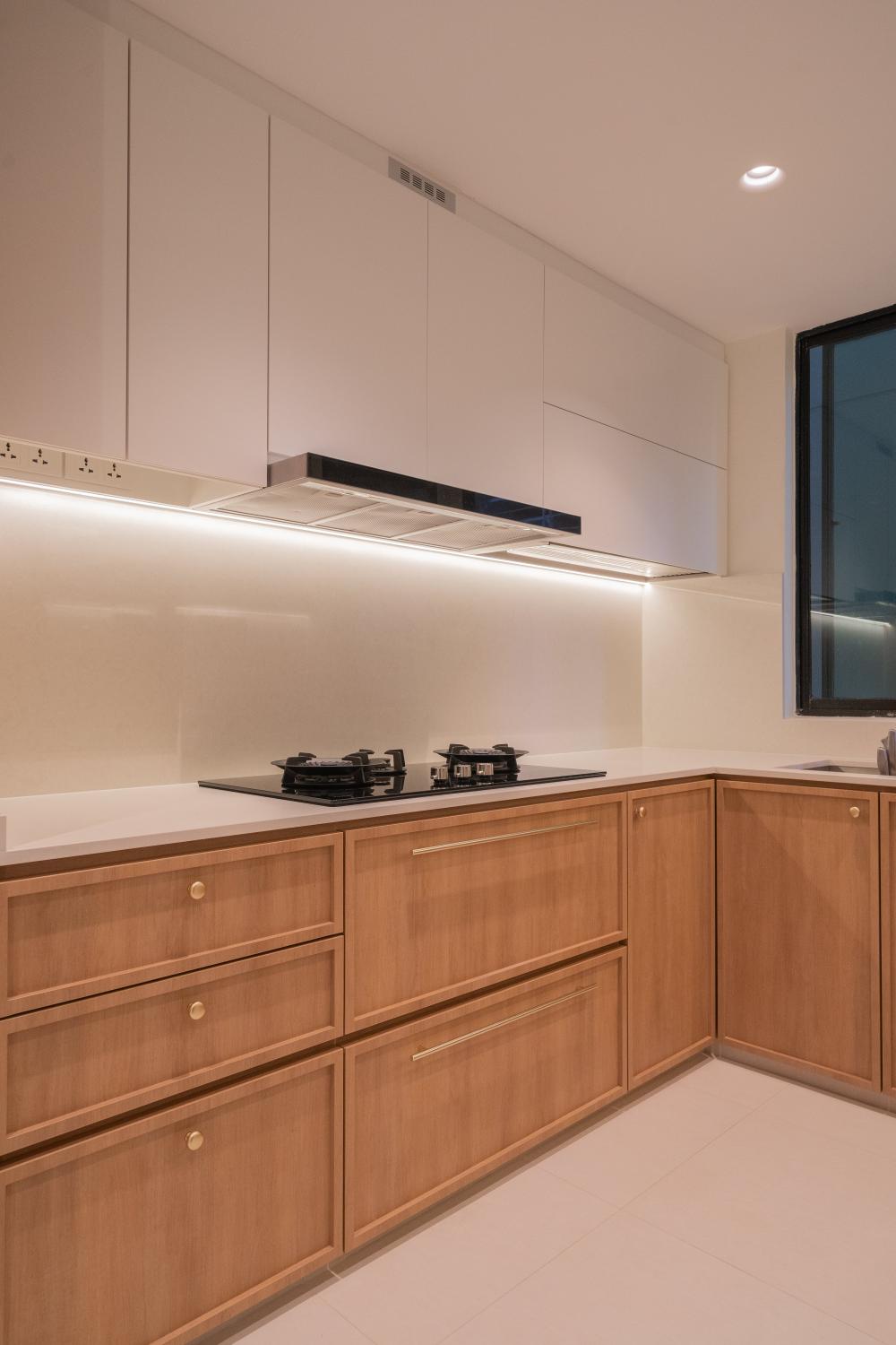 Contemporary Kitchen with Countertop and Kitchen Window
