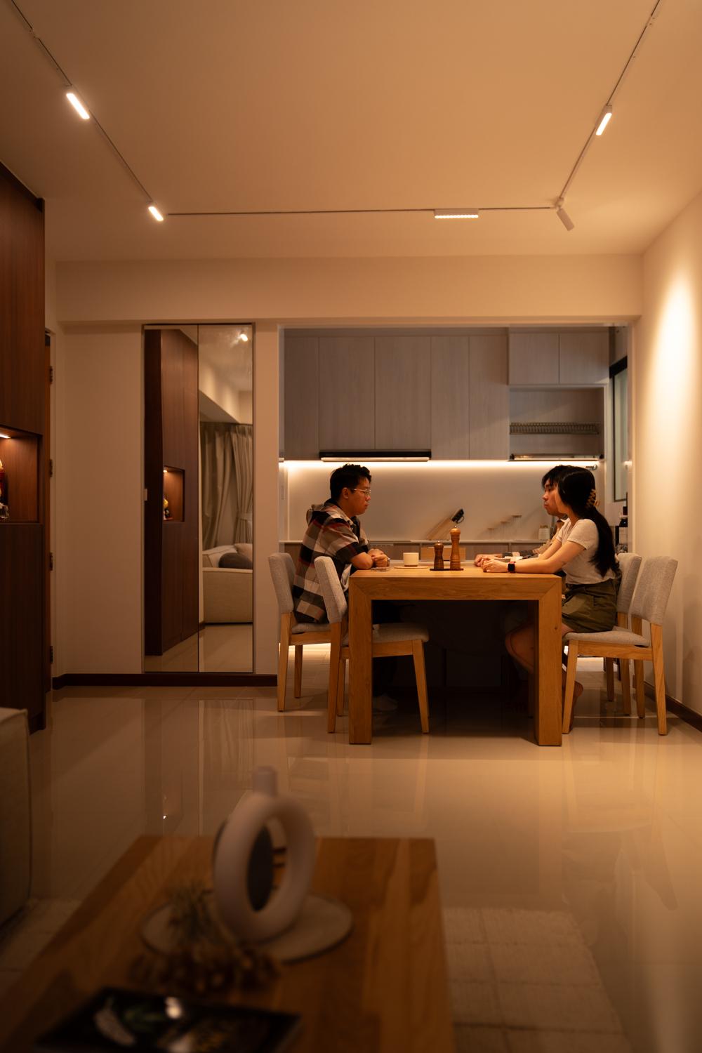 Modern Dining Room with Dining Table and Dining Chairs