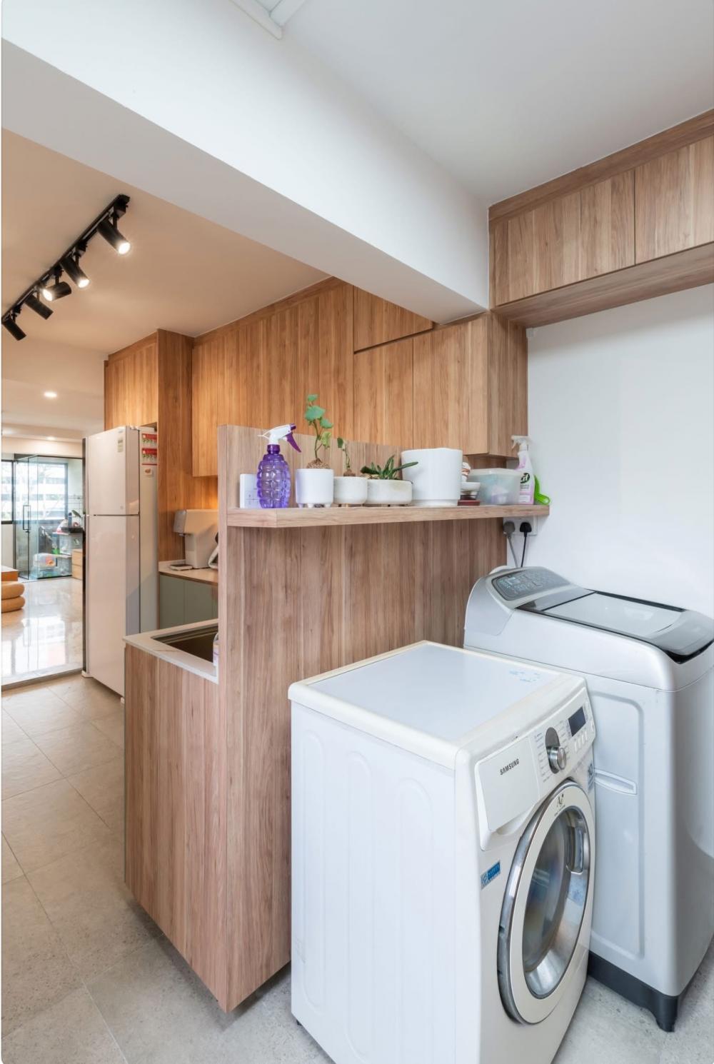 Contemporary Service Yard with Washing Machine and Laundry Area