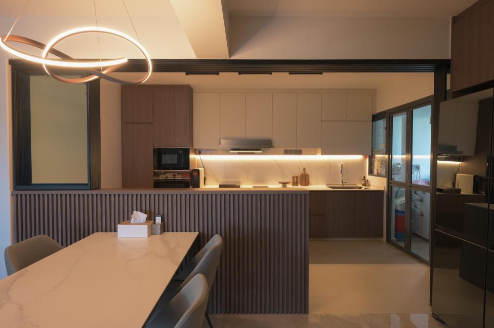 Contemporary Kitchen with Countertop and Open Kitchen