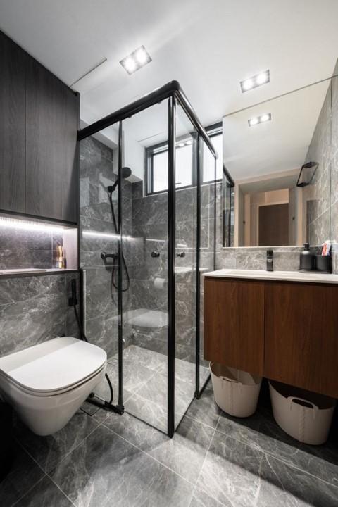 Contemporary Bathroom with Homogeneous Tiles and Mirror