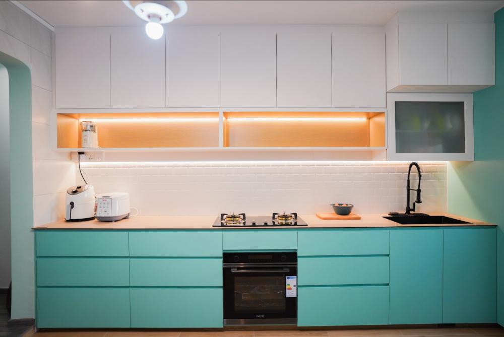 Modern Kitchen with Countertop and Homogeneous Tiles