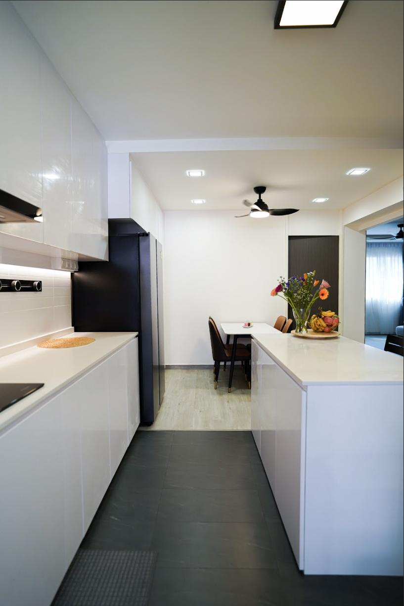 Contemporary Dining Room with Cove Lighting and Dining Table