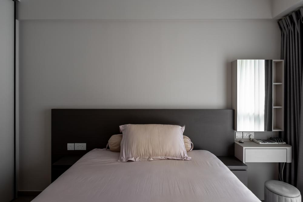 Modern Bedroom with Wardrobe and Sliding Wardrobe