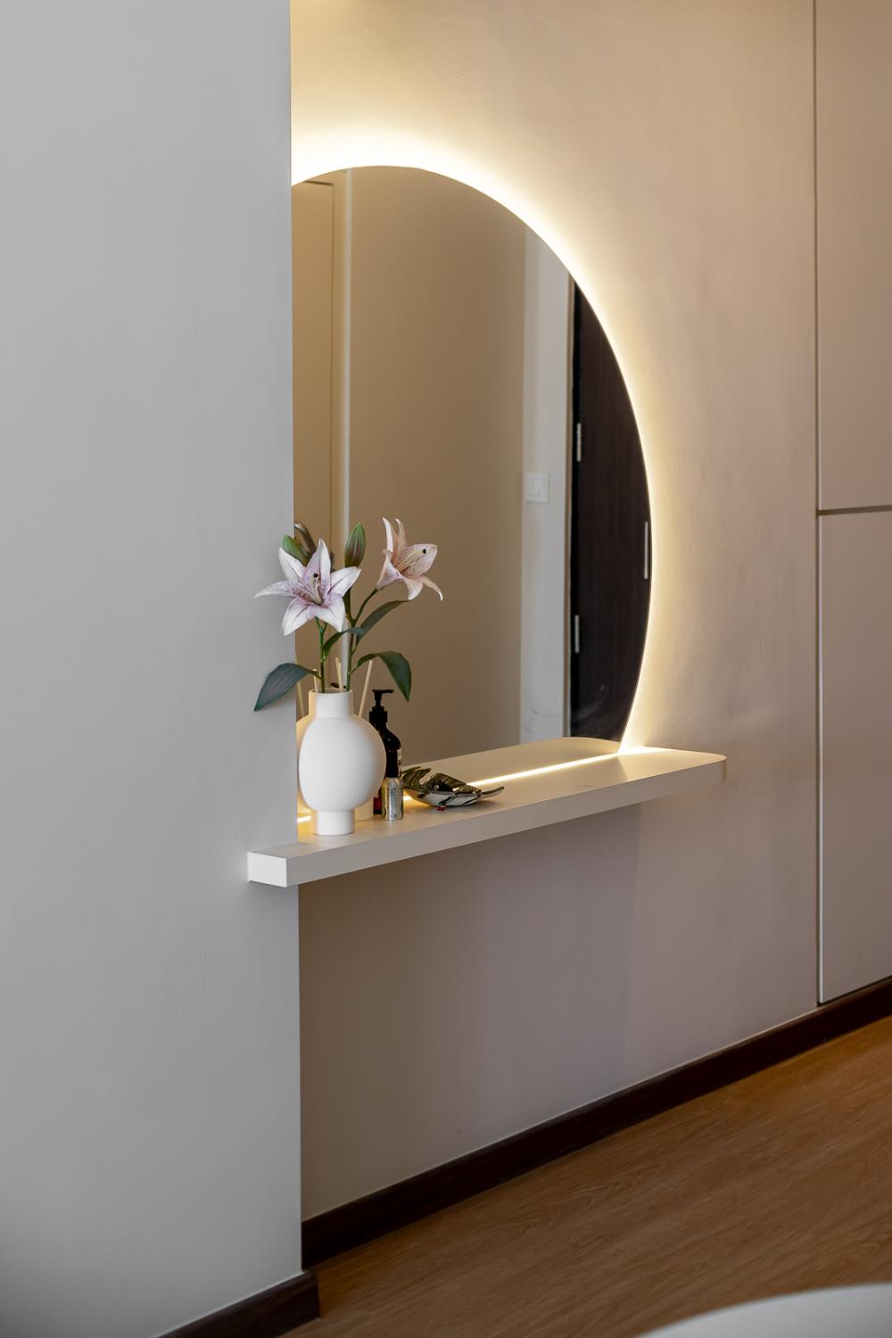 Modern Entryway with Mirror and Wall Mirror