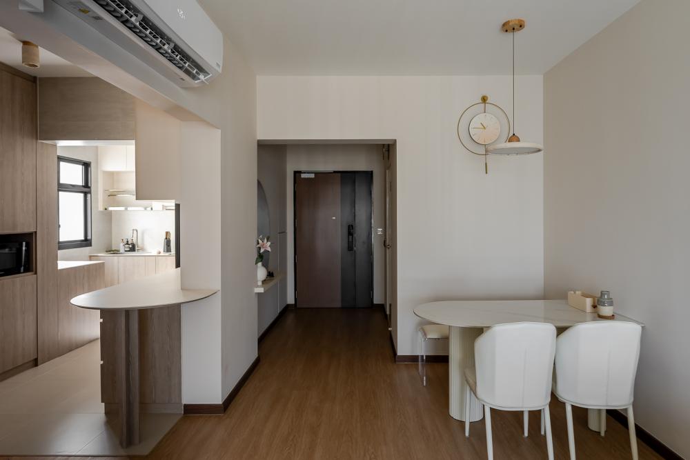 Modern Dining Room with Drop Light and Dining Table