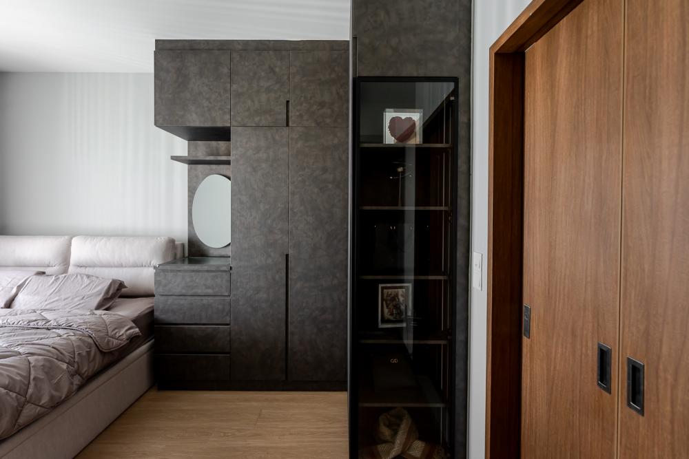 Modern Bedroom with Vinyl Flooring and Wardrobe