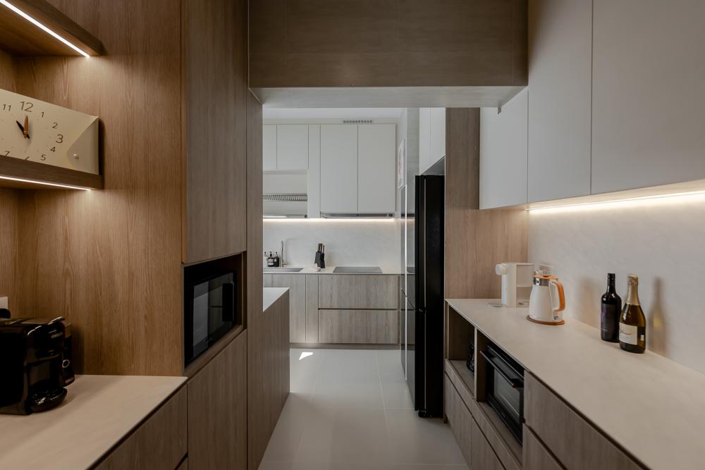 Modern Kitchen with Countertop and Homogeneous Tiles