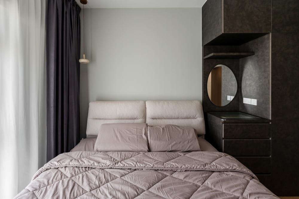 Modern Bedroom with Vinyl Flooring and Wardrobe