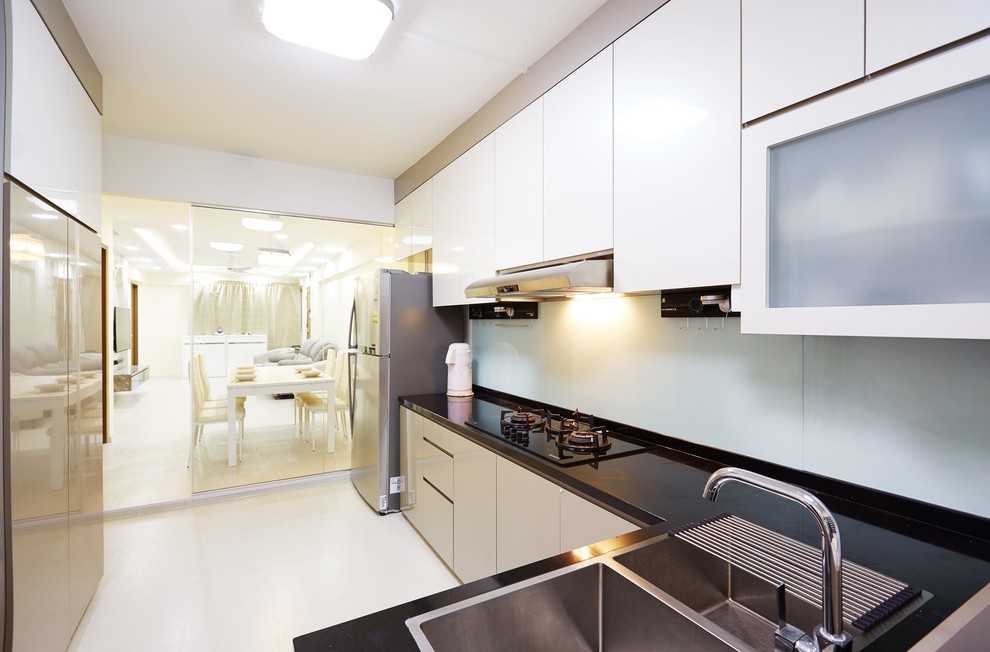 Contemporary Kitchen with Kitchen Backsplash and Kitchen Accessories