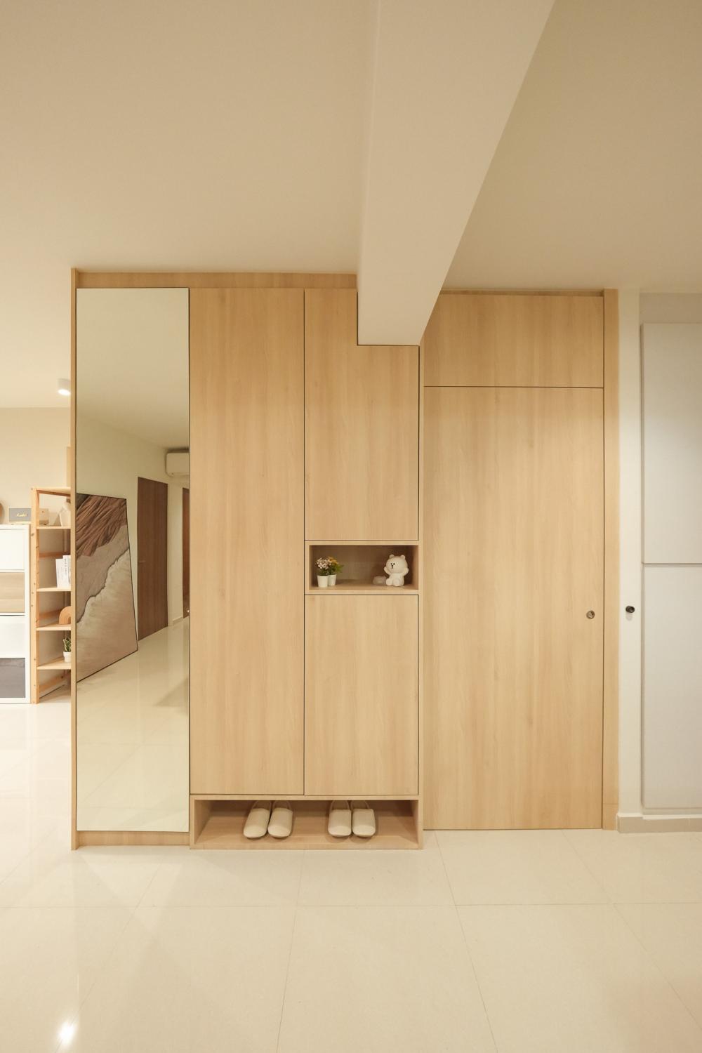 Scandinavian Entryway with Mirror and Seating Bench