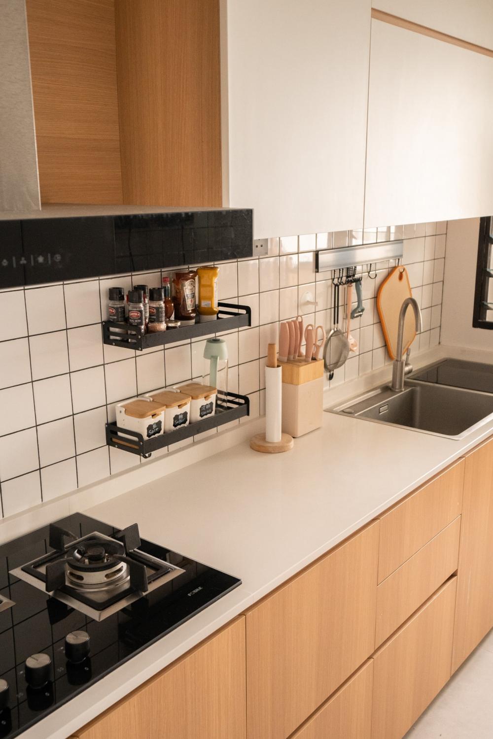Modern Kitchen with Countertop and Kitchen Backsplash