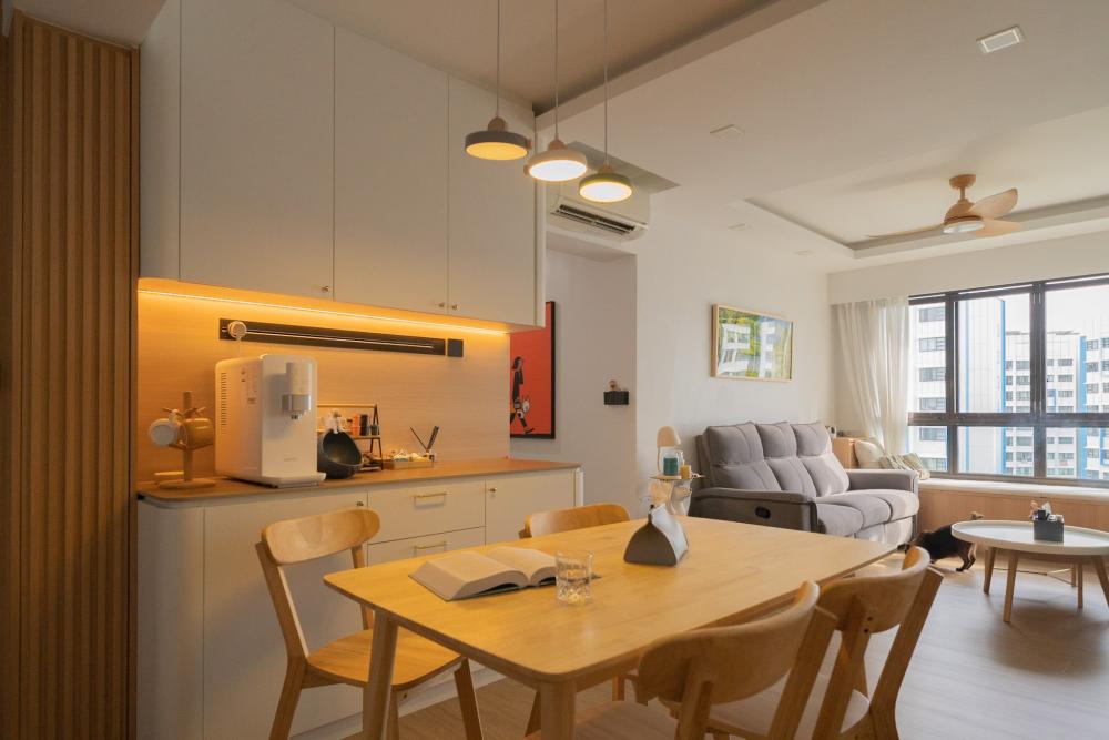 Modern Dining Room with Drop Light and Dining Table