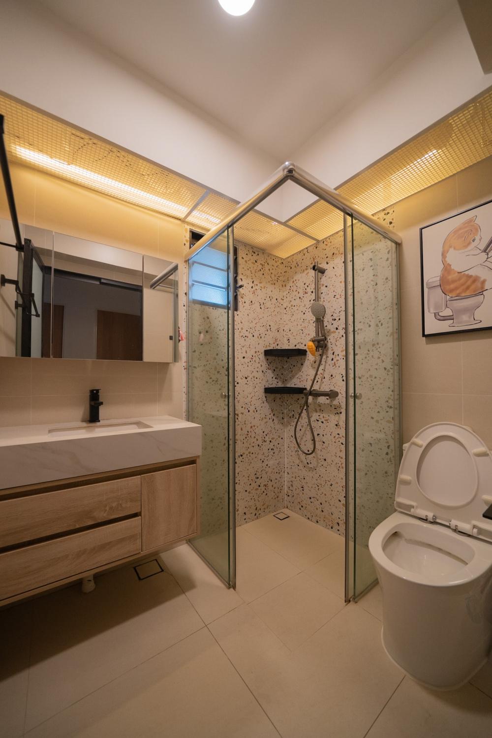 Modern Bathroom with Countertop and Shower Screen