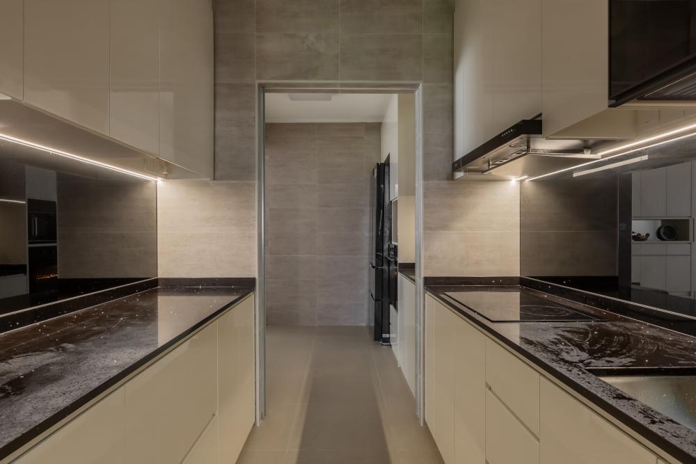 Minimalist Kitchen with Homogeneous Tiles and Granite Floor
