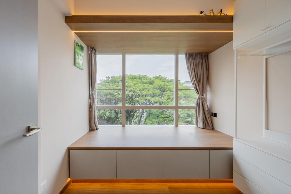 Country Bedroom with Platform Bed and Drop Ceiling