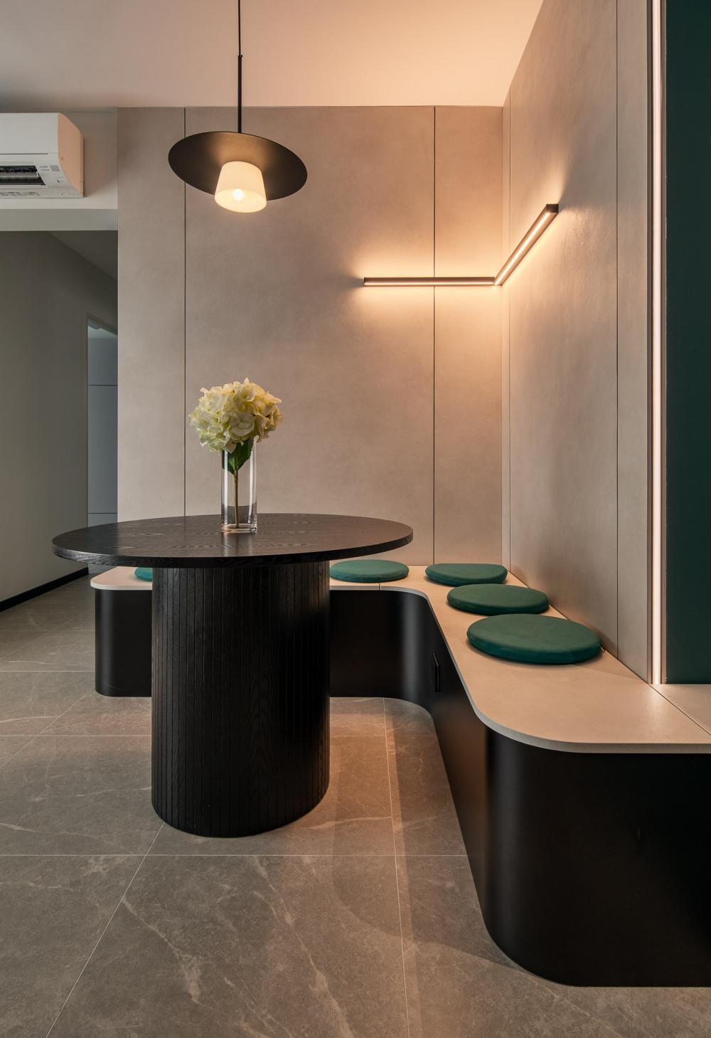 Eclectic Dining Room with Cove Lighting and Dining Table