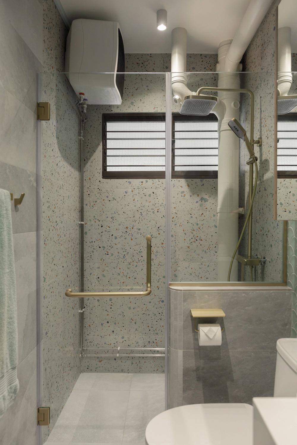 Contemporary Bathroom with Shower Screen and Bathroom Accessories