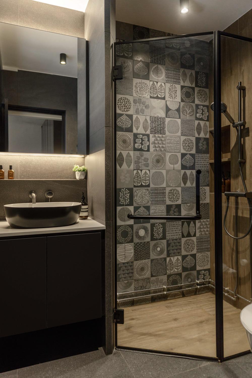 Contemporary Bathroom with Mirror and Shower Screen