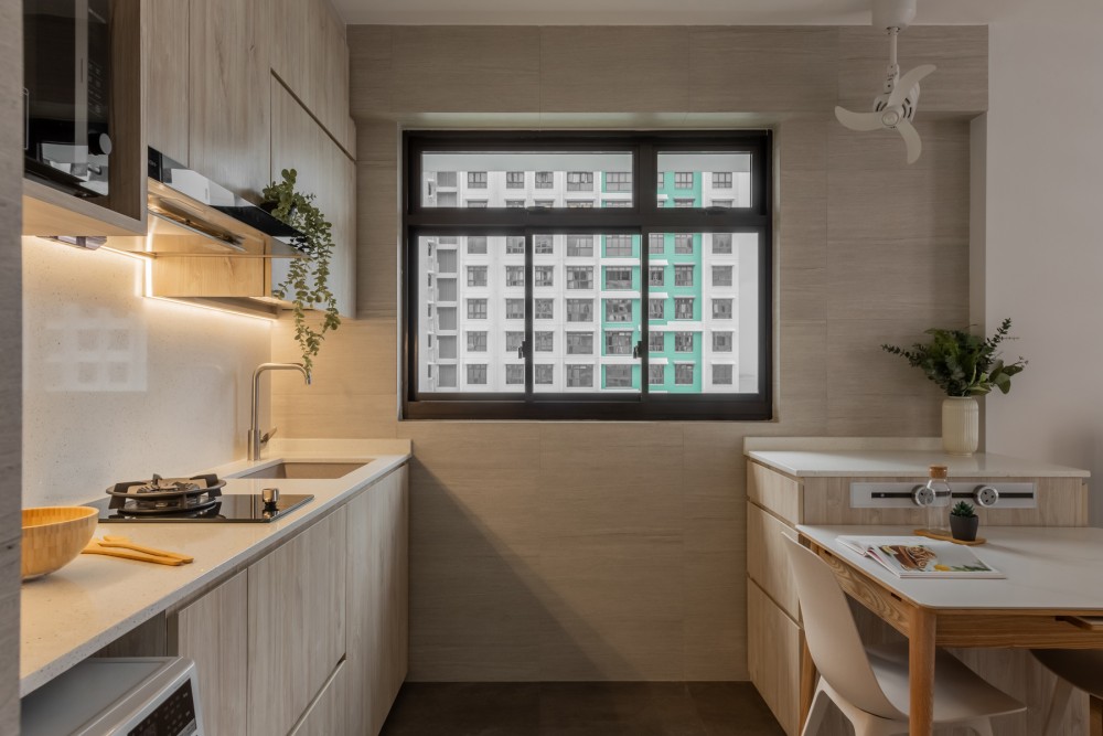 Modern Kitchen with Countertop and Open Kitchen