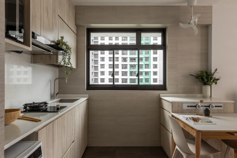 Modern Kitchen with Countertop and Open Kitchen