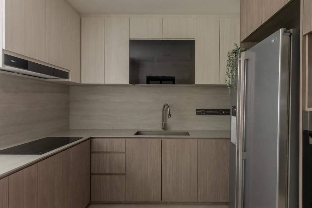 Modern Kitchen with Countertop and Kitchen Backsplash