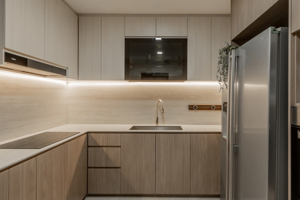 Modern Kitchen with Countertop and Kitchen Backsplash