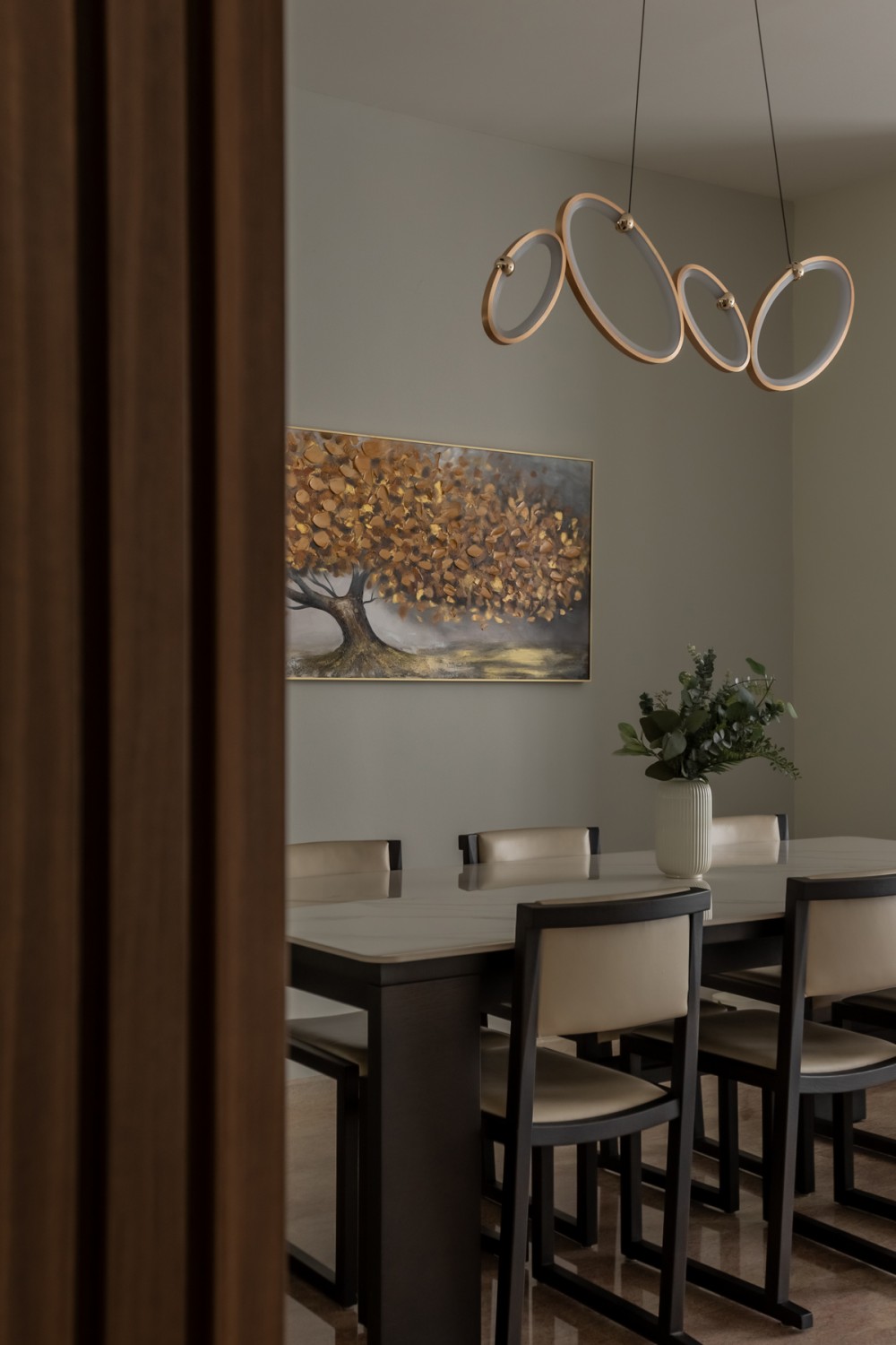 Modern Dining Room with Feature Wall and Dining Table